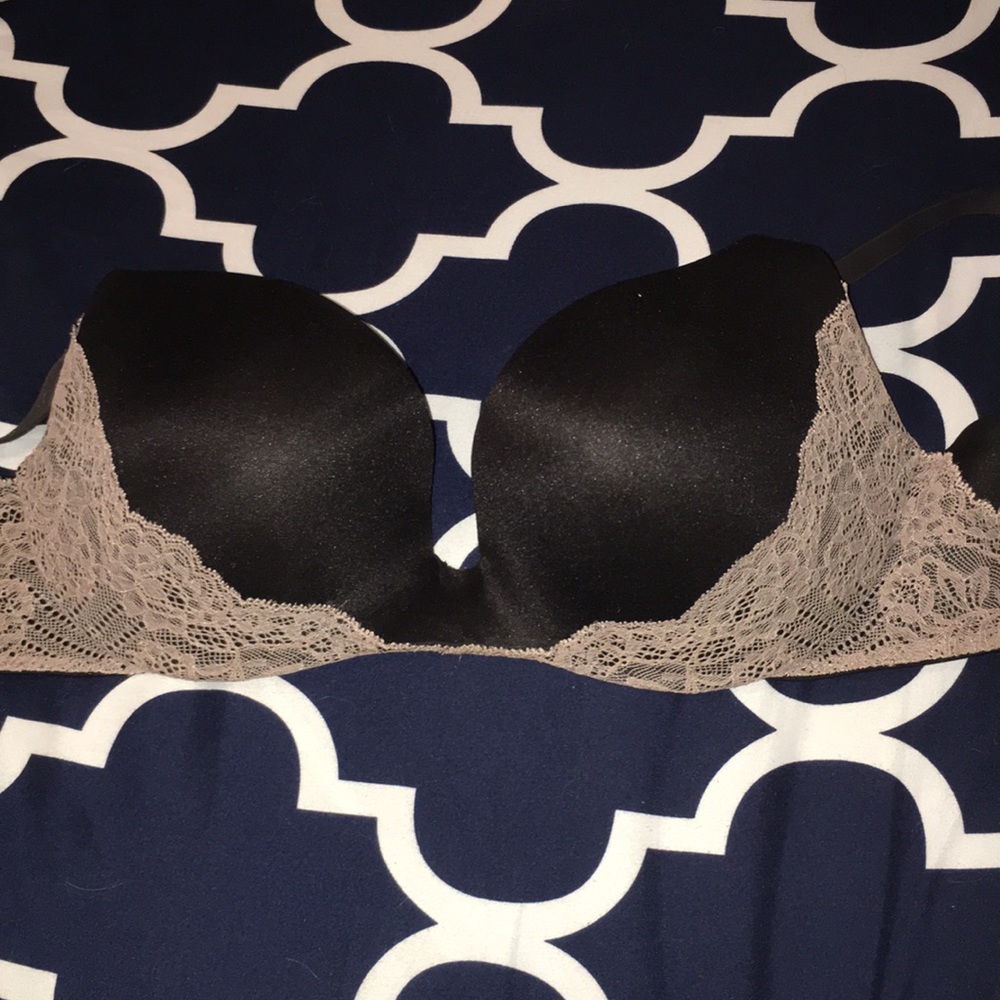 Victoria Secret 36C bra